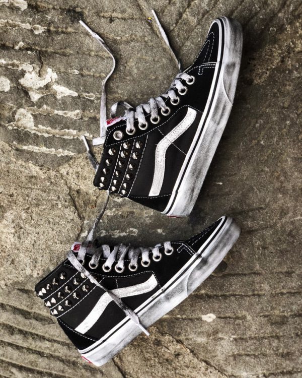 Le tue scarpe VANS SK8-HI BLACK BORCHIE personalizzate da Blazelab - Store  Online