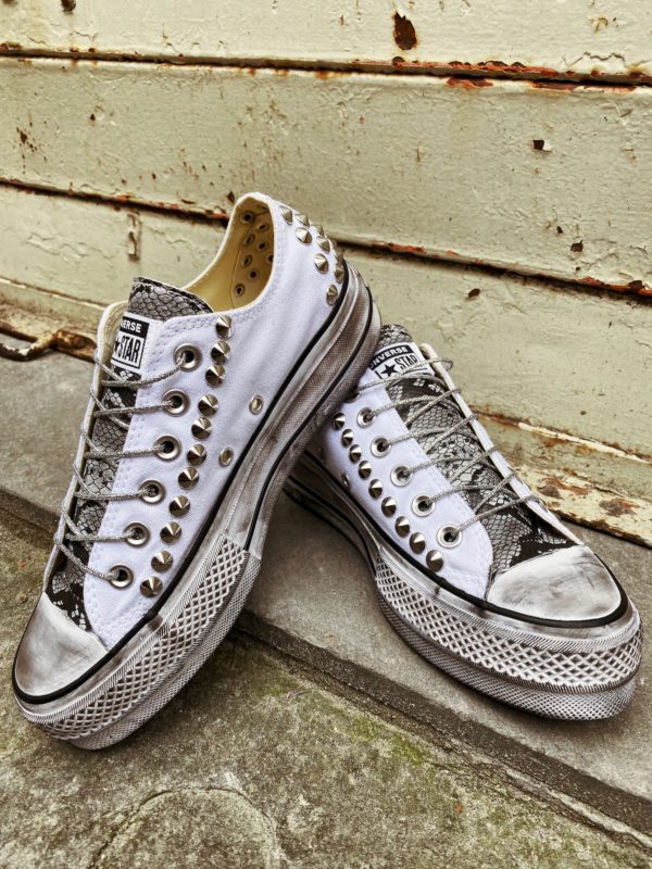 Le tue scarpe CONVERSE PLATFORM LOW WHITE PITONE BORCHIE personalizzate da  Blazelab - Store Online