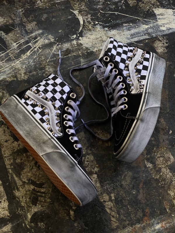 Le tue scarpe Vans Sk8 Hi Platform Checks Borchie personalizzate da  Blazelab - Store Online